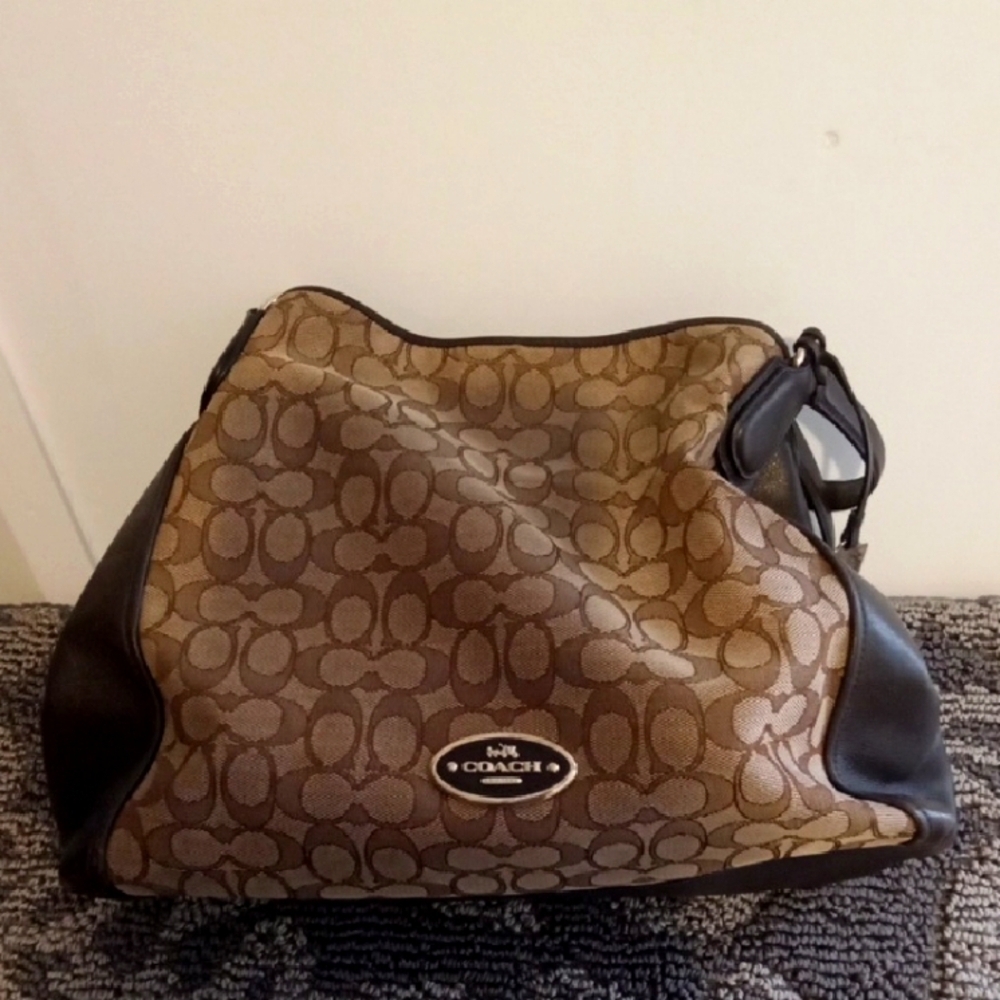 Coach Signature Brown and Black Shoulder Bag Edie 31 Handbag Womens